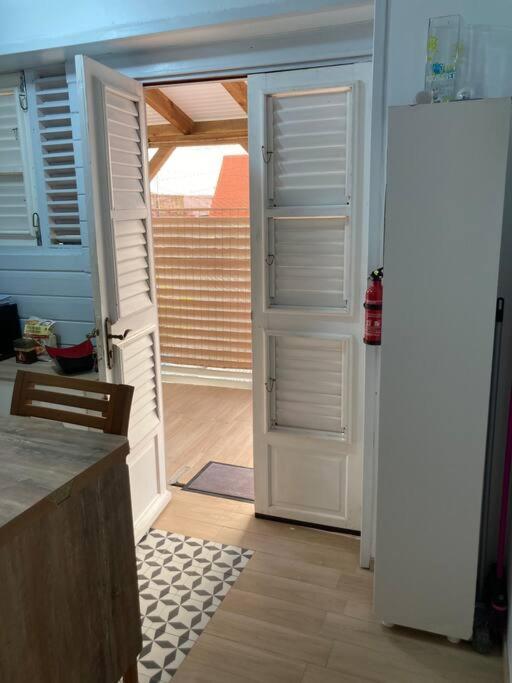 Agreable Logement, Bien Situe Schoelcher Exterior photo